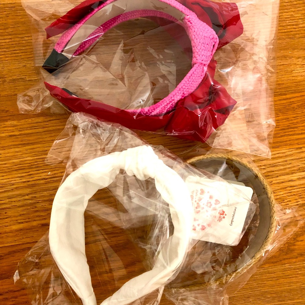 Lot 4 headbands brand new